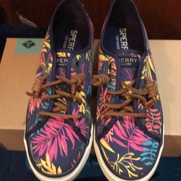 EUC Sperry Sneakers ! - Picture 4 of 5